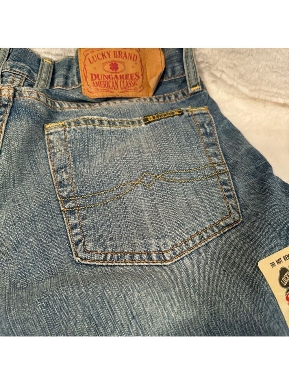 Lucky Brand Dungarees American Classic Vintage Maddy Ankle Jeans.
Size 4/27
NWT - Picture 7 of 13